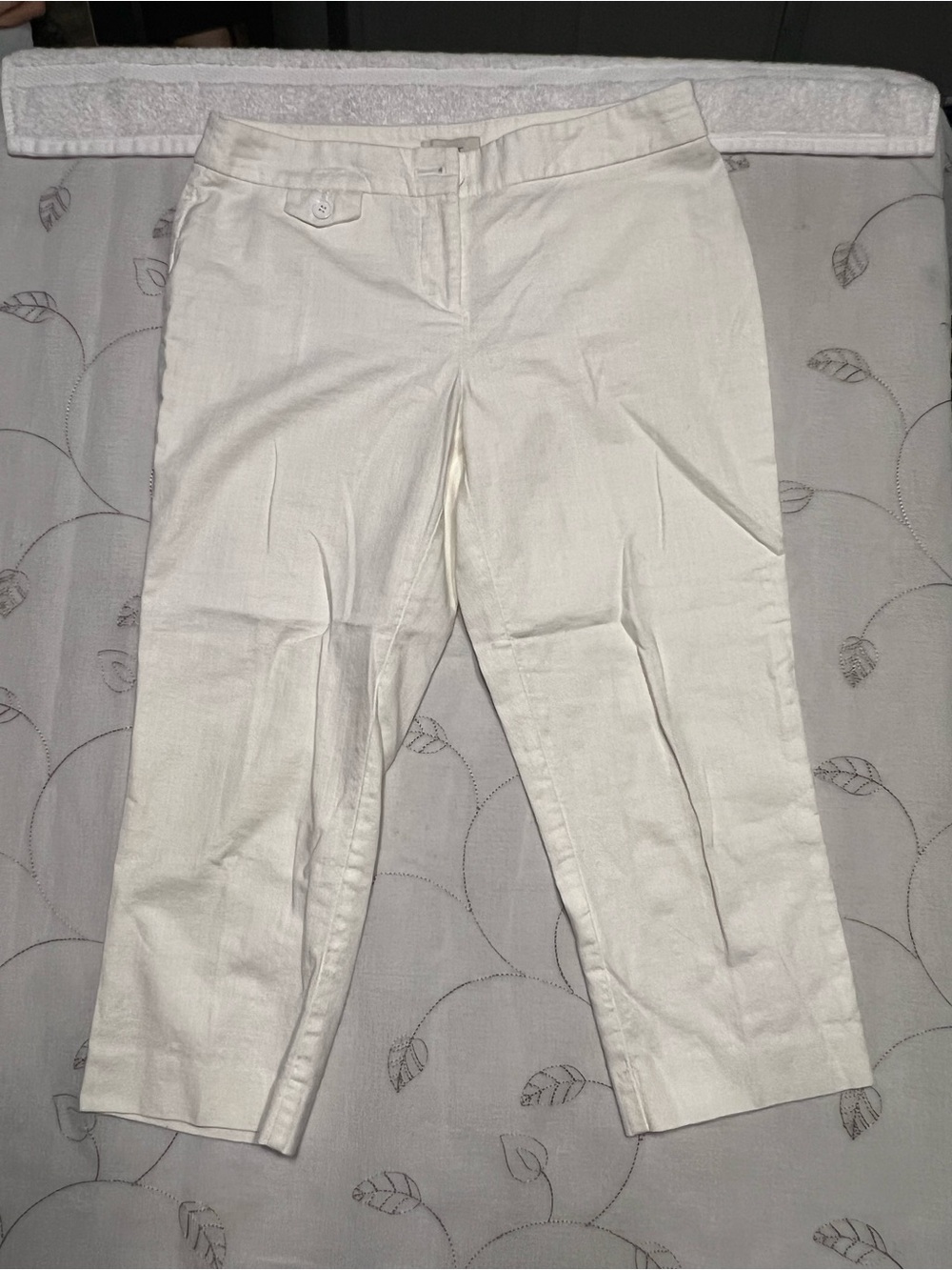 LOFT Off-White Linen-Blend Cropped Pants